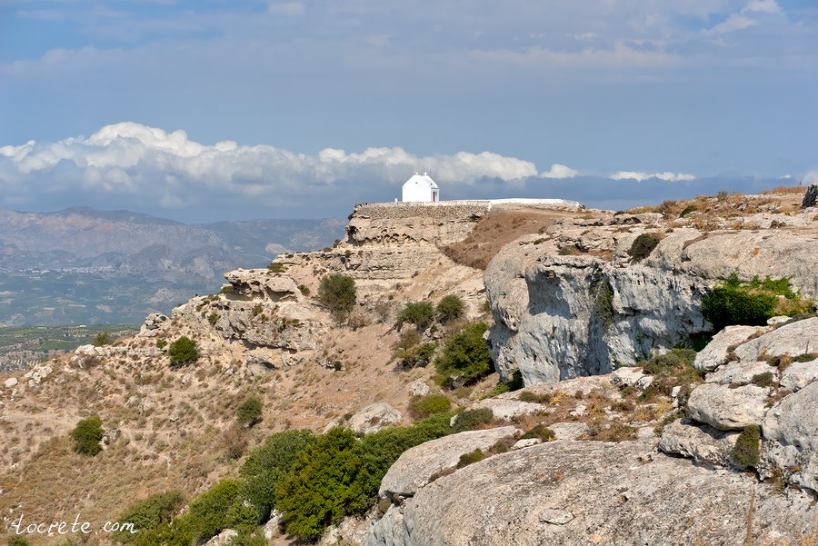Церковь Святого Пантелеймона в Приньяс, холм Пателла, центральный Крит