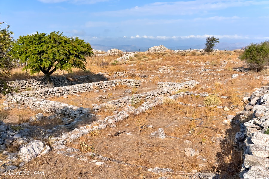 Храмы античной Ризинии. Принья, холм Пателла, центральный Крит