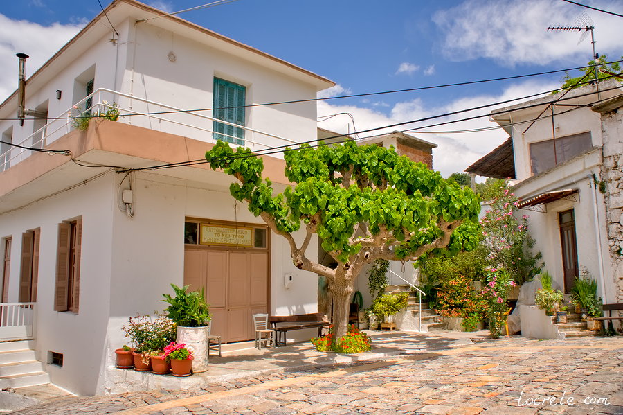 Деревня Мундрос (Μούντρος, Moundros) на острове Крит
